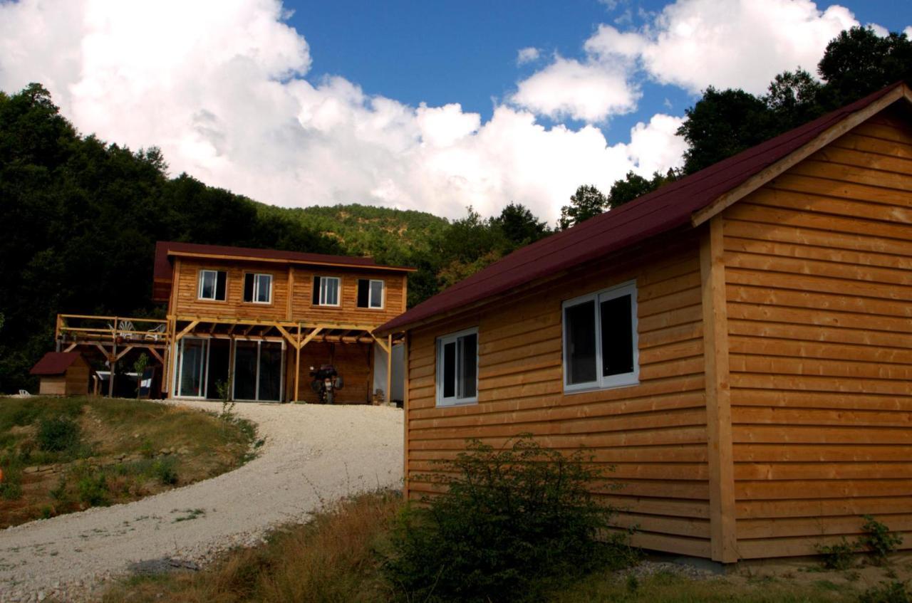 Ferma Albanik Hotel Kelcyre Exterior foto